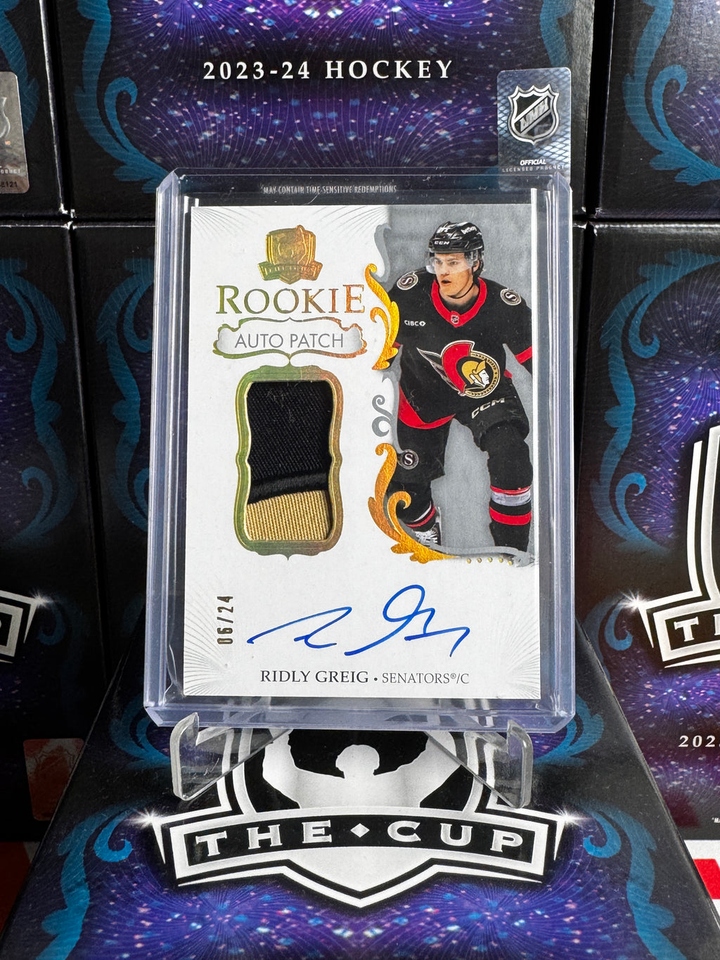 2023-24 The Cup - Ridly Greig Gold Rookie Auto Patch /24 (117)